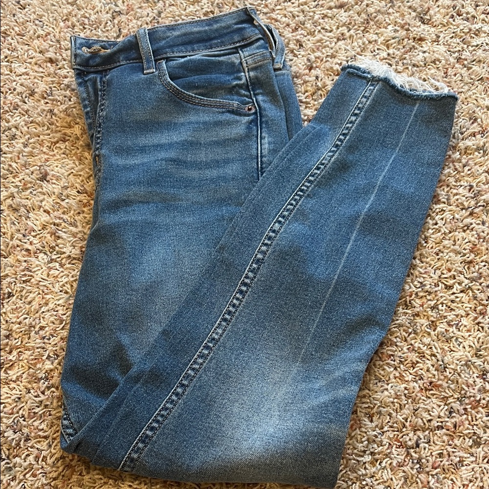Old Navy Women's Skinny Jeans in Denim Blue